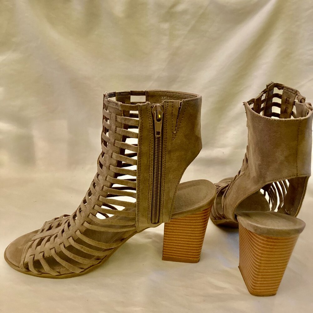 Good Condition, SZ 7, Open Toe Shootie Booties, Tan Suedette